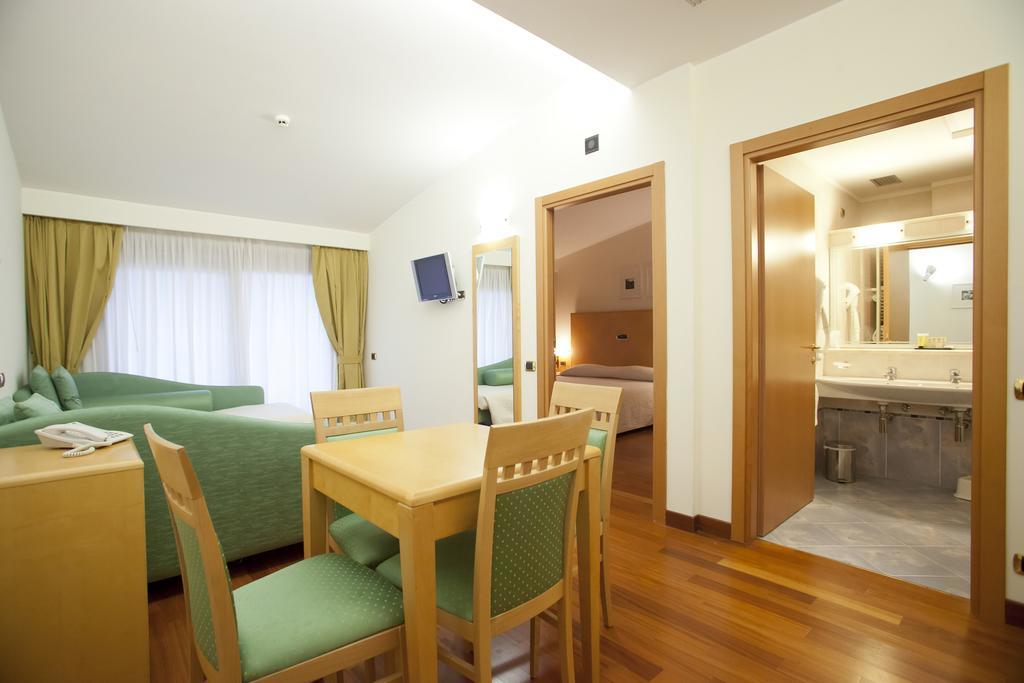 בניו די רומניה Roseo Euroterme Wellness Resort מראה חיצוני תמונה